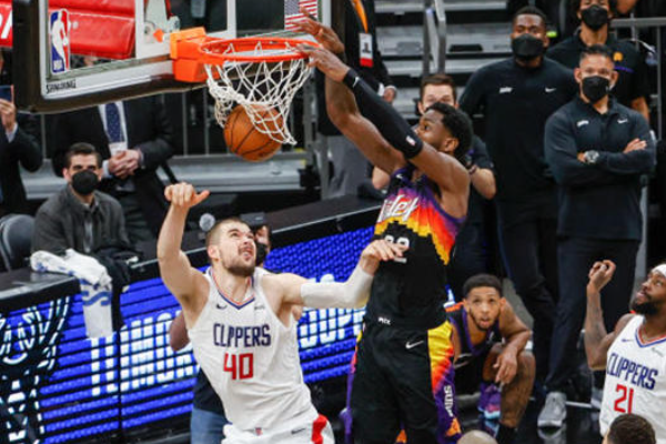 籃球比賽中常見的戰術有哪些？